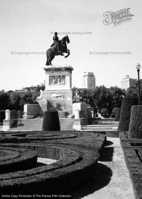 Photo of Madrid, Statue To Philip IV, Plaza De Oriente 1960