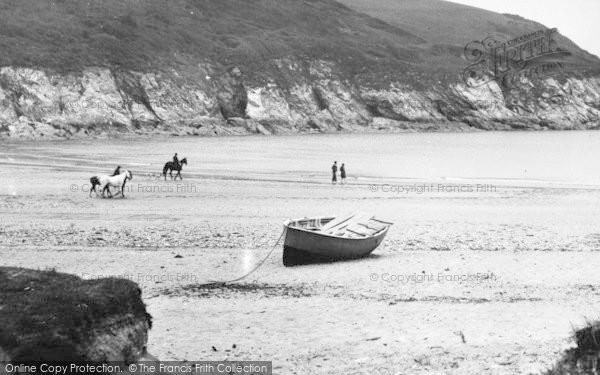 Photo of Maenporth, A Beached Boat 1930