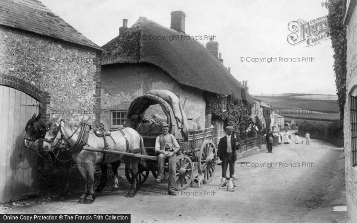 Photo of Maiden Newton, Dorchester Road 1906