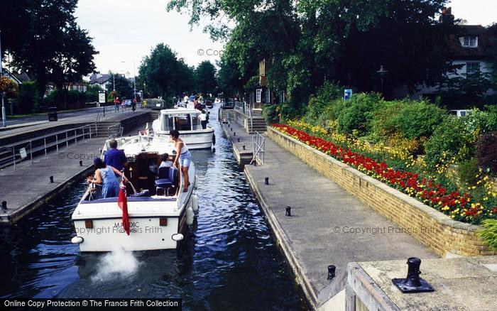 Photo of Maidenhead, Boulter's Lock, Canal Boats c.1995