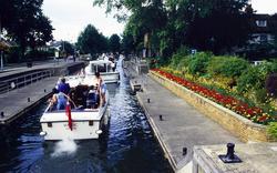 Boulter's Lock, Canal Boats c.1995, Maidenhead