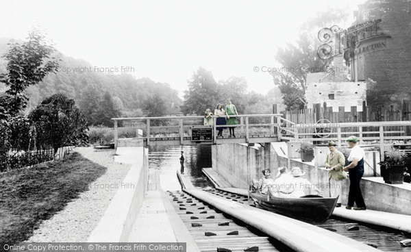 Photo of Maidenhead, Boulter's Lock, The Elevator 1913