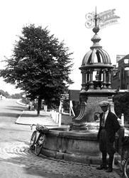 Bridge Street Fountain 1925, Maidenhead
