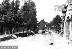 Castle Hill Looking West 1904, Maidenhead