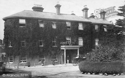 Skindles Hotel 1906, Maidenhead
