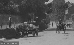 Traffic On Castle Hill  1904, Maidenhead