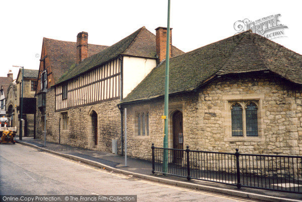 Photo of Maidstone, Corpus Christi Hall, Earl Street 2005