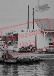 Jellied Eels Kiosk, Mill Beach c.1965, Maldon