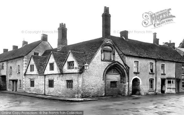 Photo of Malmesbury, Almshouses 1924