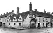 Malmesbury, Almshouses 1924