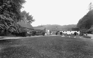 Village Green 1922, Manaton