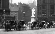 Carriages In Albert Memorial Square 1892, Manchester