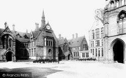 Owens College 1892, Manchester