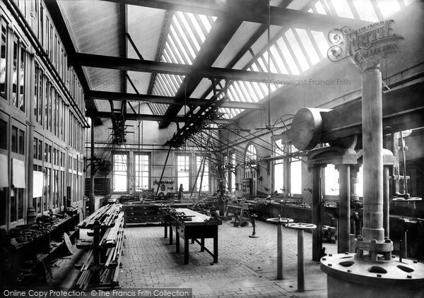 Photo of Manchester, Owens College, Engineering Laboratory 1895