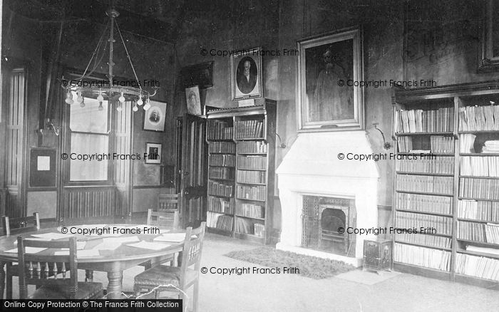 Photo of Manchester, Professors Common Room 1895