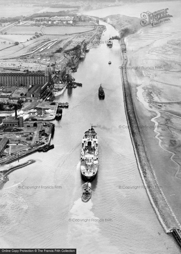 Manchester Ship Canal, Ellesmere Port 1947
