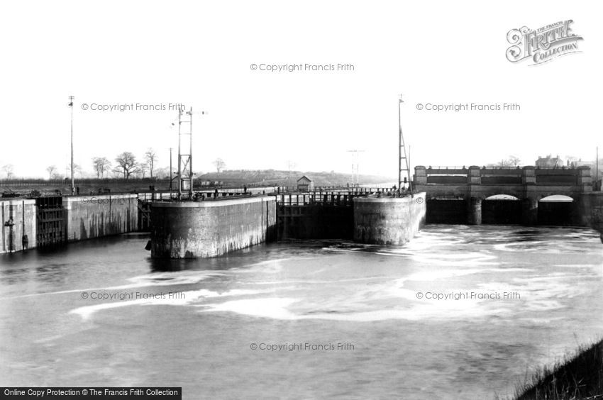 Manchester Ship Canal, Latchford Locks 1894