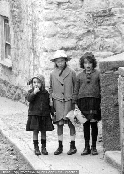 Photo of Marazion, Children In Fore Street 1920