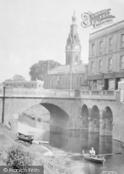 Bridge And Town Hall 1929, March