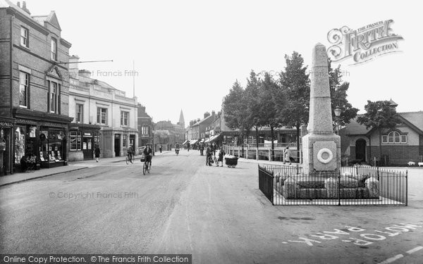 Photo of March, Broad Street And War Memorial 1929