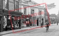 Cycling Up Broad Street 1929, March