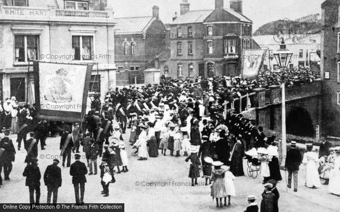 Photo of March, Town Bridge, Hospital Sunday c.1900