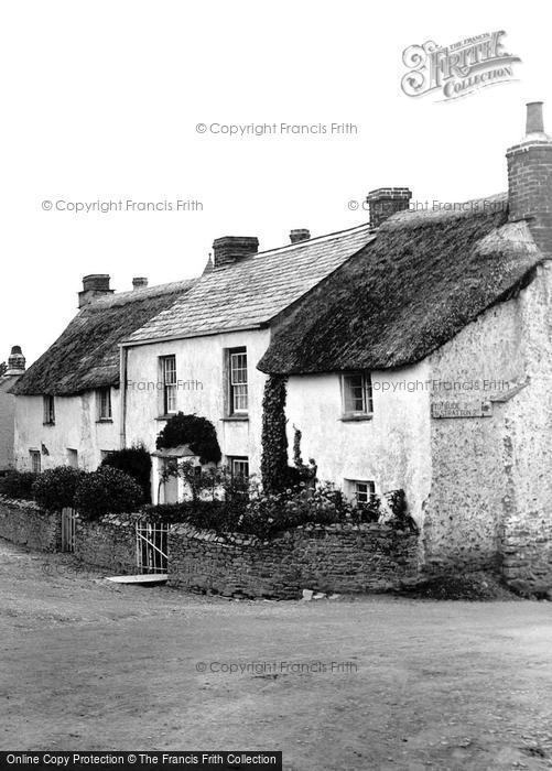 Photo of Marhamchurch, Cottages 1920