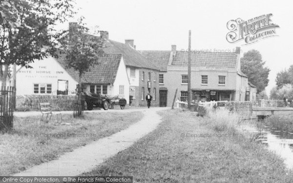Photo of Mark, Abbots Causeway And The White Horse Inn c.1960