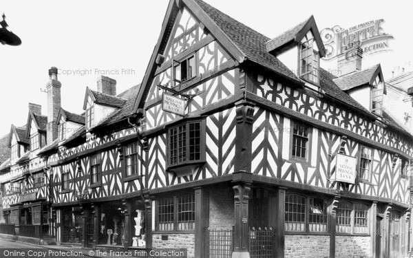 Photo of Market Drayton, Bank Buildings c.1950