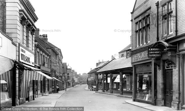 Photo of Market Drayton, Cheshire Street c.1955