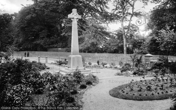 Photo of Market Drayton, The War Memorial 1923