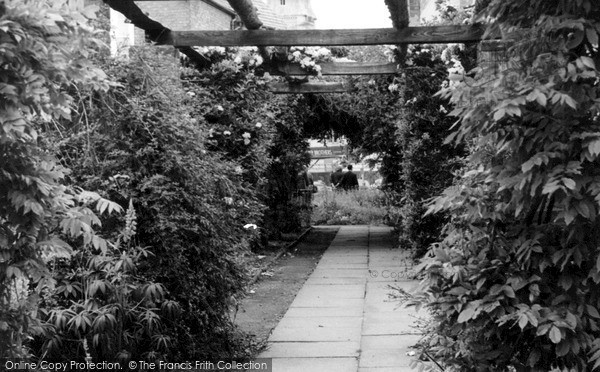 Photo of Market Harborough, The Gardens c.1960