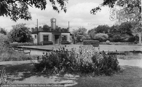 Photo of Market Harborough, Welland Park c.1960