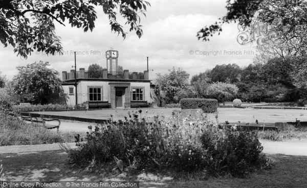 Photo of Market Harborough, Welland Park c.1960