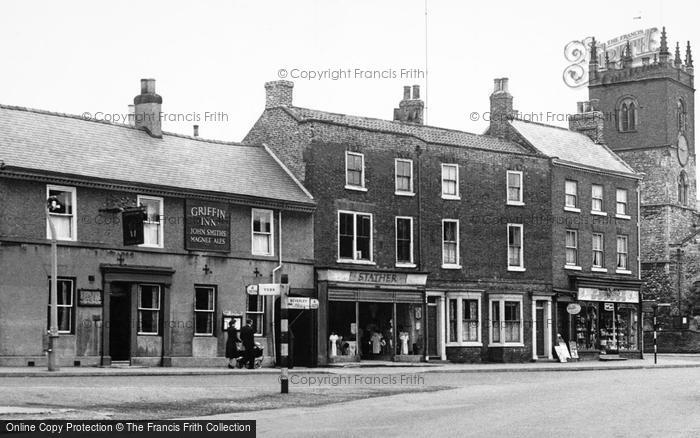 Photo of Market Weighton, Griffin Inn, High Street c.1955