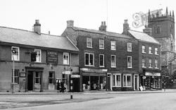 Griffin Inn, High Street c.1955, Market Weighton