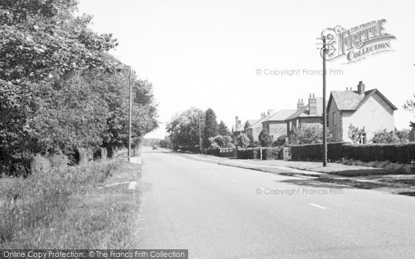 Photo of Market Weighton, Londesborough Road c.1955
