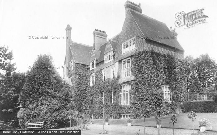 Photo of Marlborough, College, Littlefield House 1907