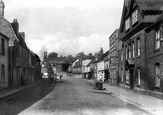 London Road 1908, Marlborough