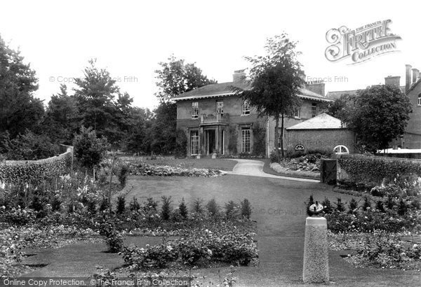 Photo of Marlborough, Preshute House 1910