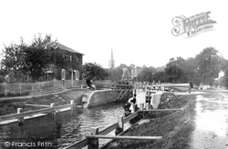 The Lock 1890, Marlow