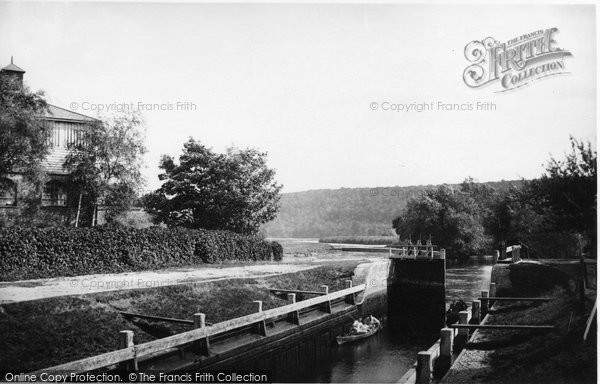 Photo of Marlow, The Lock 1890