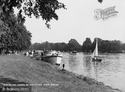 The Thames By Harleyford Manor c.1960, Marlow