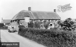 Shave Cross Inn c.1960, Marshwood Vale