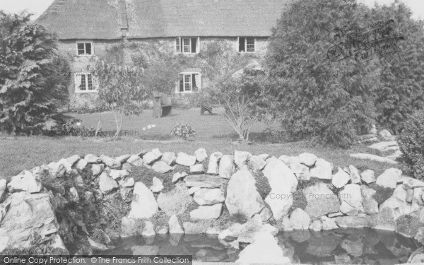 Photo of Marshwood Vale, Shave Cross Inn c.1960