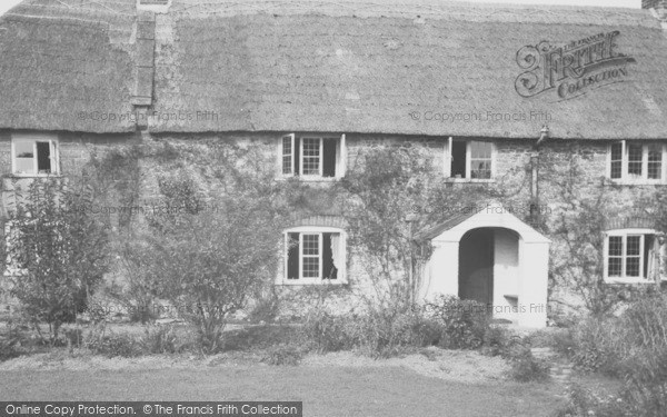 Photo of Marshwood Vale, Shave Cross Inn c.1960