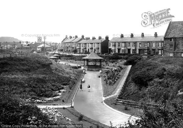 Photo of Marske By The Sea, Valley Gardens And Bandstand 1938