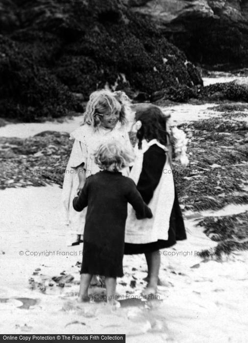 Photo of Mawgan Porth, Children On The Beach 1914