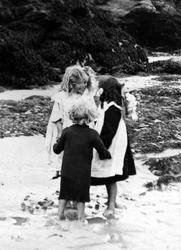 Children On The Beach 1914, Mawgan Porth