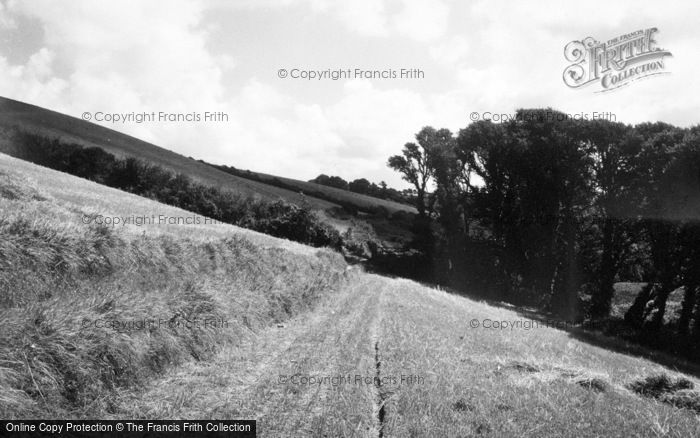 Photo of Mawgan Porth, Path To St Mawgan c.1935